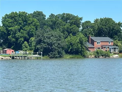 17 Seaview Dr, Hampton, VA 23664 photo 13