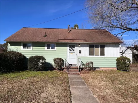 101 Pennington Ter, Hampton, VA 23666
