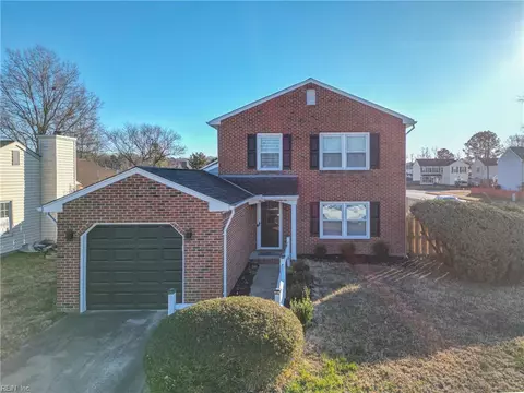 996 Fairborn Cir, Virginia Beach, VA 23464
