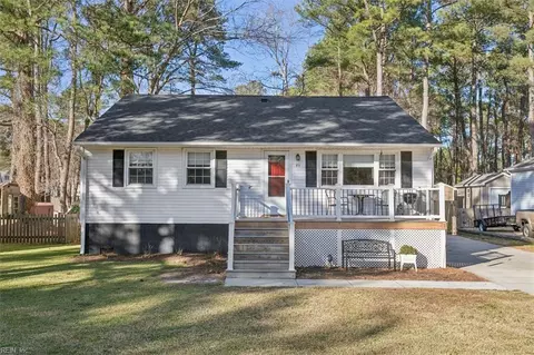 80 Lodge Rd, Poquoson, VA 23662