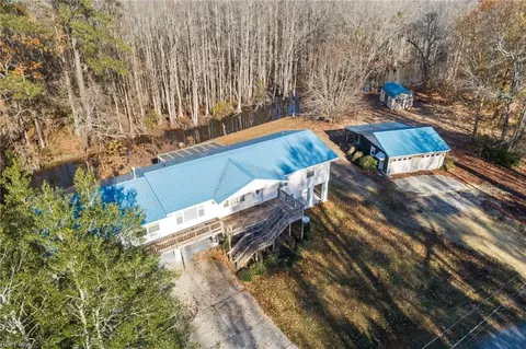 320 Blackbeards Rd, Edenton, NC 27932