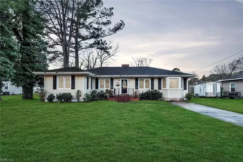 4030 4th St, Chesapeake, VA 23324