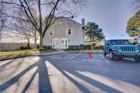 736 Oleander Cir, Virginia Beach, VA 23464