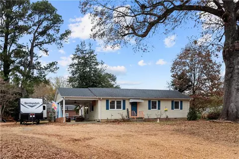 23062 Meadow St, Capron, VA 23829