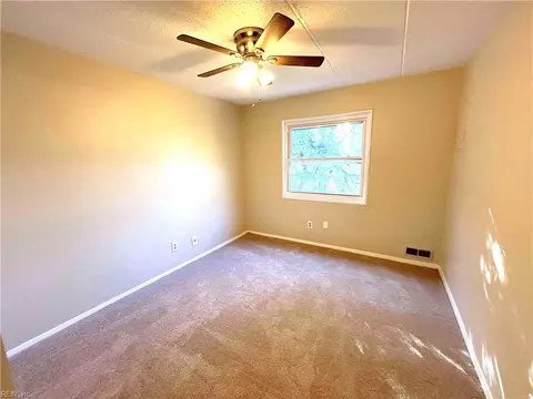 6513 Harvey Ct, Norfolk, VA 23513 photo 8
