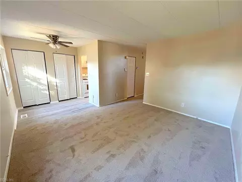 6513 Harvey Ct, Norfolk, VA 23513 photo 3