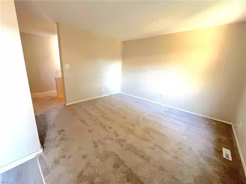6513 Harvey Ct, Norfolk, VA 23513 photo 4