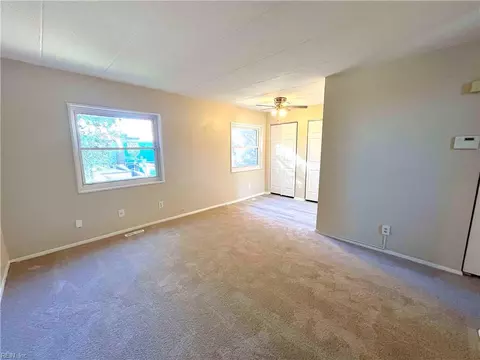 6513 Harvey Ct, Norfolk, VA 23513 photo 2