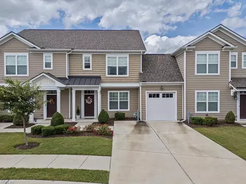 2038 Canning Pl, Chesapeake, VA 23322