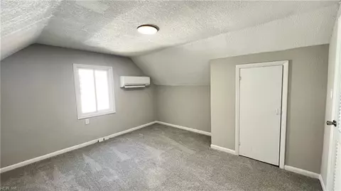 Bedroom - 62 Henry St, Hampton, VA 23669 photo 1 of 8