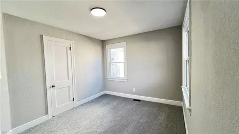 Bedroom - 62 Henry St, Hampton, VA 23669 photo 3 of 8