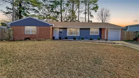 220 Brentwood Cres, Virginia Beach, VA 23452