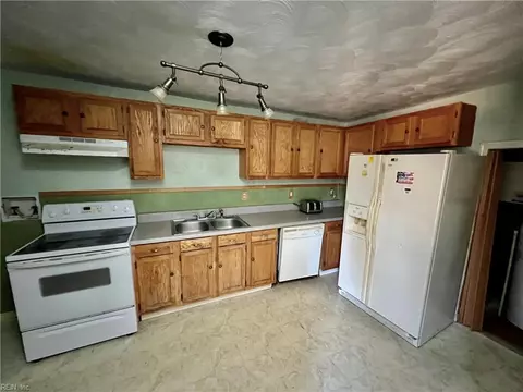 417 S Main St, Suffolk, VA 23434 photo 9