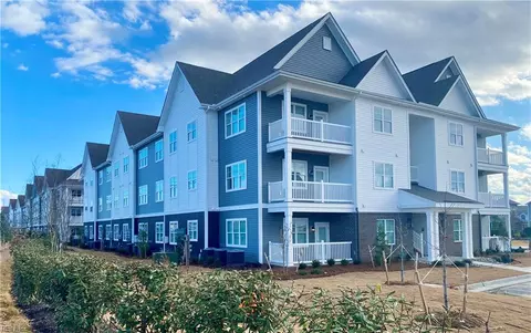 1728 Vankar Dr #203, Virginia Beach, VA 23456