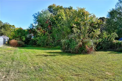 Exterior - 516 Celey St, Hampton, VA 23661 photo 7 of 10