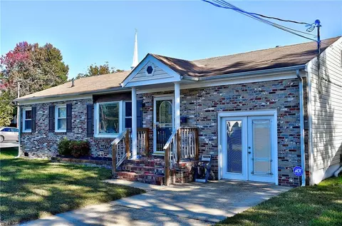 Exterior - 516 Celey St, Hampton, VA 23661 photo 9 of 10