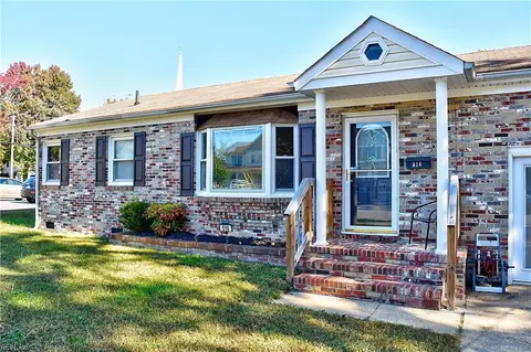 Exterior - 516 Celey St, Hampton, VA 23661 photo 2 of 10