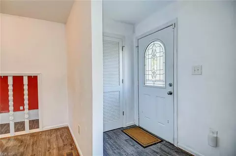 Entry Way - 516 Celey St, Hampton, VA 23661 photo 1 of 4