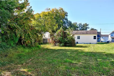 Exterior - 516 Celey St, Hampton, VA 23661 photo 6 of 10