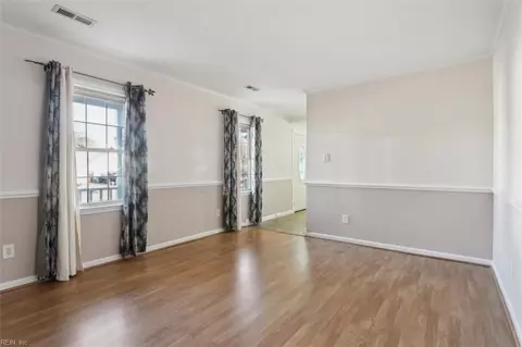 Living - 3 Poulas Ct, Hampton, VA 23669 photo 2 of 7