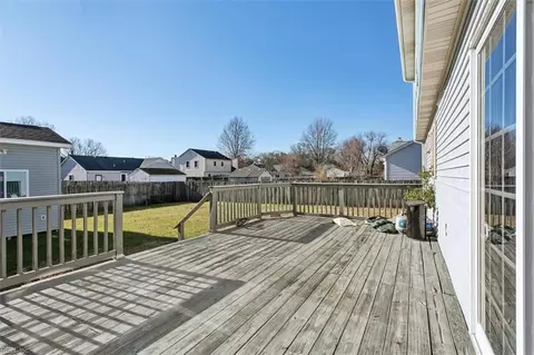 Exterior - 3 Poulas Ct, Hampton, VA 23669 photo 3 of 5
