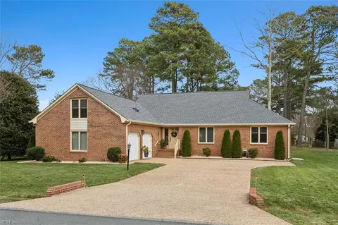 153 Stone Lake Ct, Yorktown, VA 23693