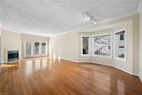 Living - 9 Jib Ct, Hampton, VA 23664 photo 1 of 3