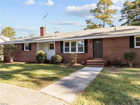 216 Robinhood Rd, Franklin, VA 23851