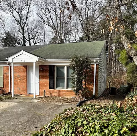844 Wickford Dr, Chesapeake, VA 23320