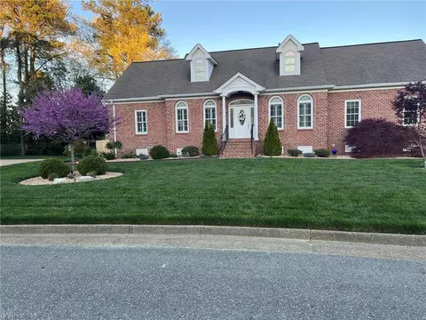 3 Black Oak Ct, Poquoson, VA 23662