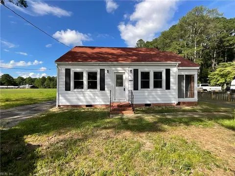 22703 Main St, Courtland, VA 23837