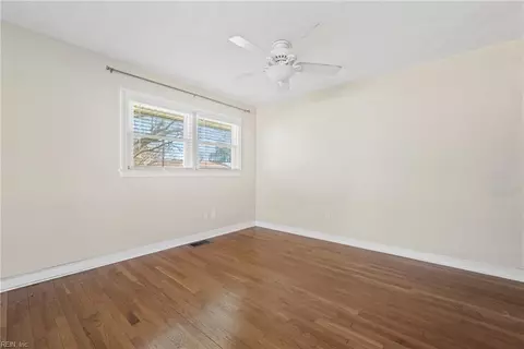 Bedroom - 35 Wheatland Dr, Hampton, VA 23666 photo 1 of 7