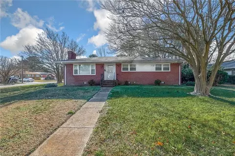 35 Wheatland Dr, Hampton, VA 23666
