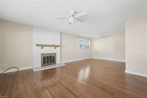 Living - 35 Wheatland Dr, Hampton, VA 23666 photo 1 of 3