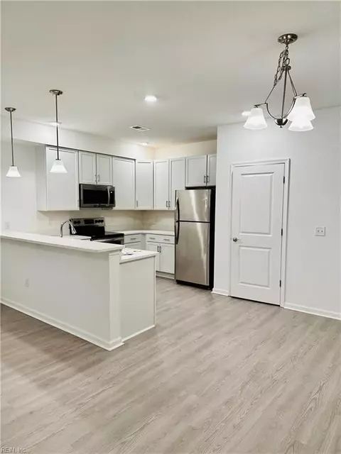 1733 Dromolin Dr #306, Virginia Beach, VA 23456