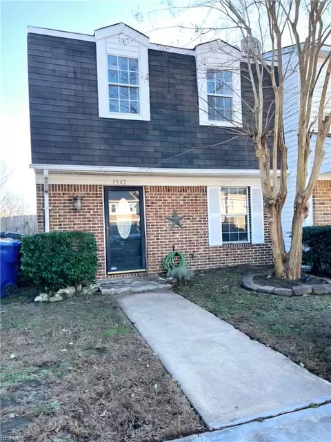 1542 Fairfax Dr, Virginia Beach, VA 23453