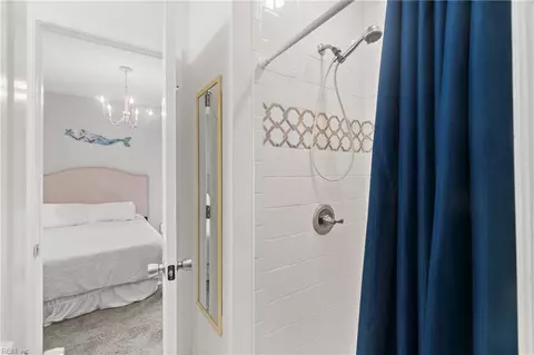 Bath - 259 N Second St, Hampton, VA 23664 photo 3 of 4