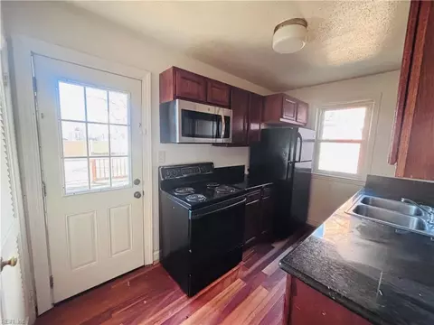 121 Clyde St, Hampton, VA 23669 photo 10