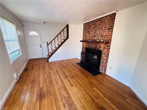 121 Clyde St, Hampton, VA 23669 photo 4