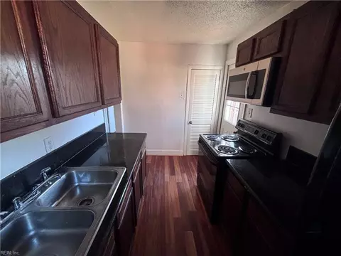 121 Clyde St, Hampton, VA 23669 photo 12