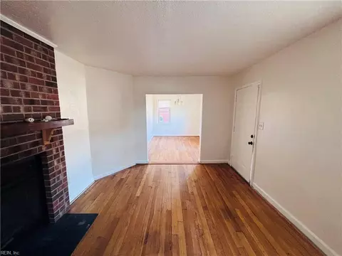 121 Clyde St, Hampton, VA 23669 photo 6