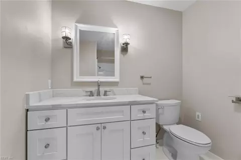 Bath - 3822 Deer Path Rd, Suffolk, VA 23434 photo 6 of 10