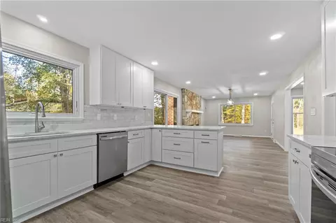 Kitchen - 3822 Deer Path Rd, Suffolk, VA 23434 photo 4 of 5