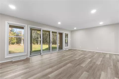 Living - 3822 Deer Path Rd, Suffolk, VA 23434 photo 6 of 10