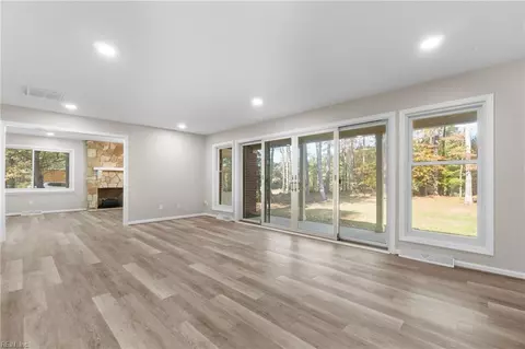 Living - 3822 Deer Path Rd, Suffolk, VA 23434 photo 5 of 10