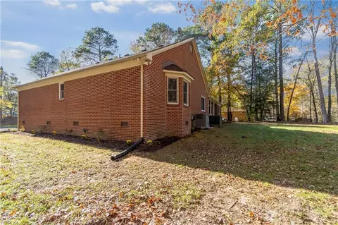 Exterior - 3822 Deer Path Rd, Suffolk, VA 23434 photo 5 of 7