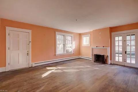 6346 Main St, Gloucester, VA 23061 photo 5
