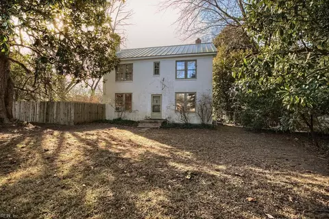 6346 Main St, Gloucester, VA 23061
