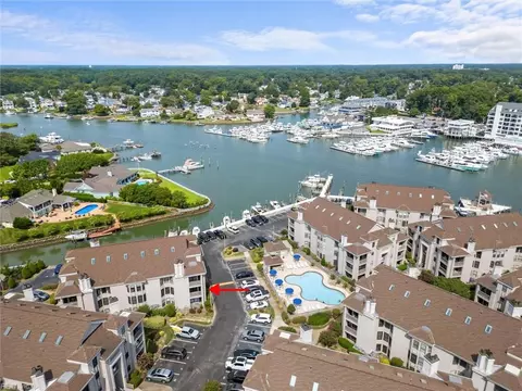 423 Harbour Pt #201, Virginia Beach, VA 23451