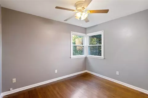 409 Samuelson Ct, Hampton, VA 23605 photo 16